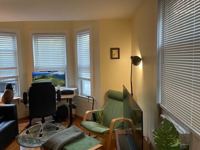 25 Andrew St 1, Cambridge, MA 02139