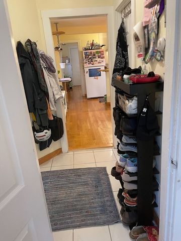25 Andrew St 1, Cambridge, MA 02139