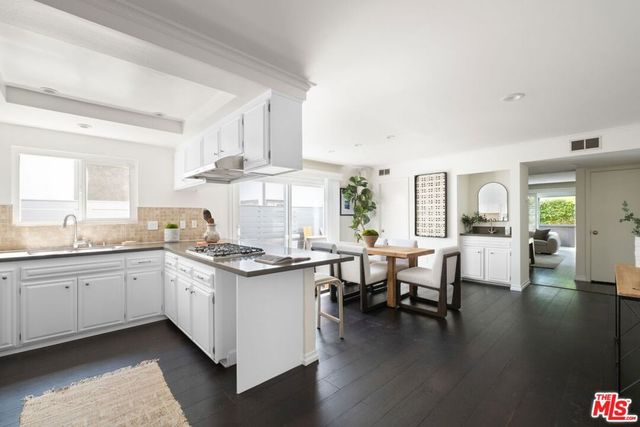 2912 Montana Avenue 2, Santa Monica, CA 90403