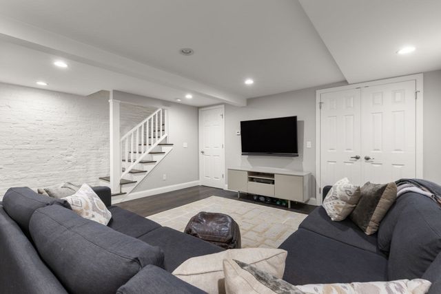 14 Beckler Ave, Boston, MA 02127