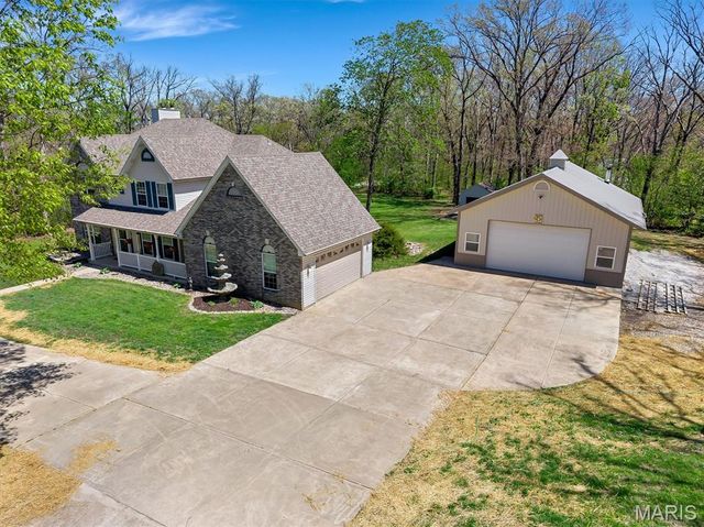 2424 Lone Trail Drive, Foristell, MO 63348