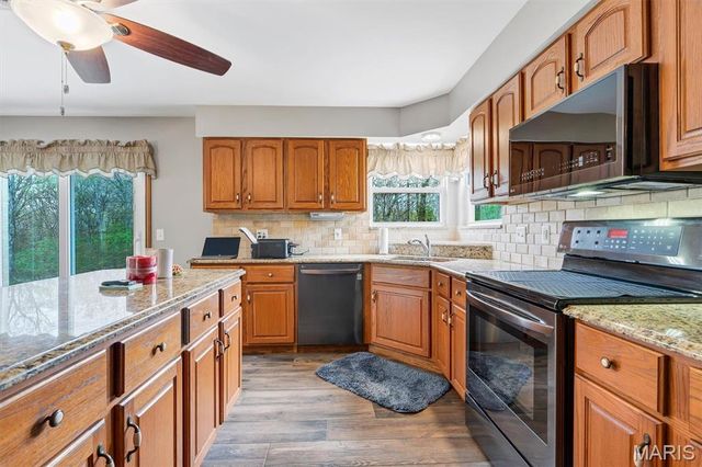 2424 Lone Trail Drive, Foristell, MO 63348