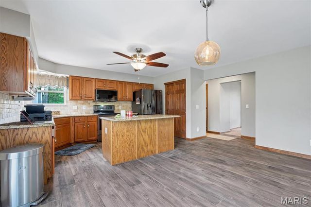 2424 Lone Trail Drive, Foristell, MO 63348