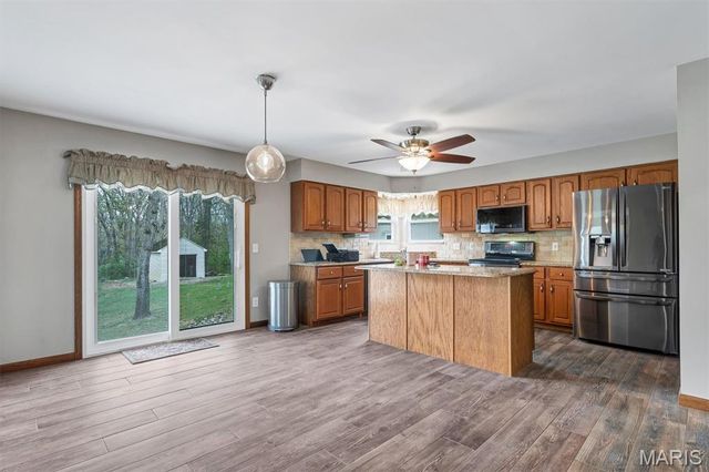 2424 Lone Trail Drive, Foristell, MO 63348