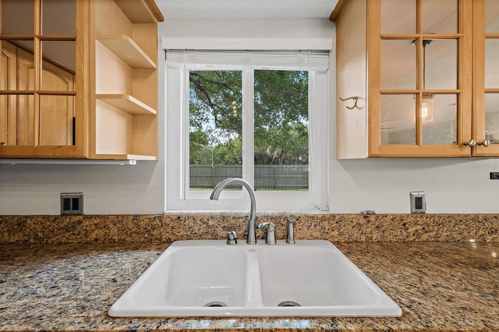 Image 5 of property listing at 829 WESTPORT DRIVE, Rockledge, FL 32955