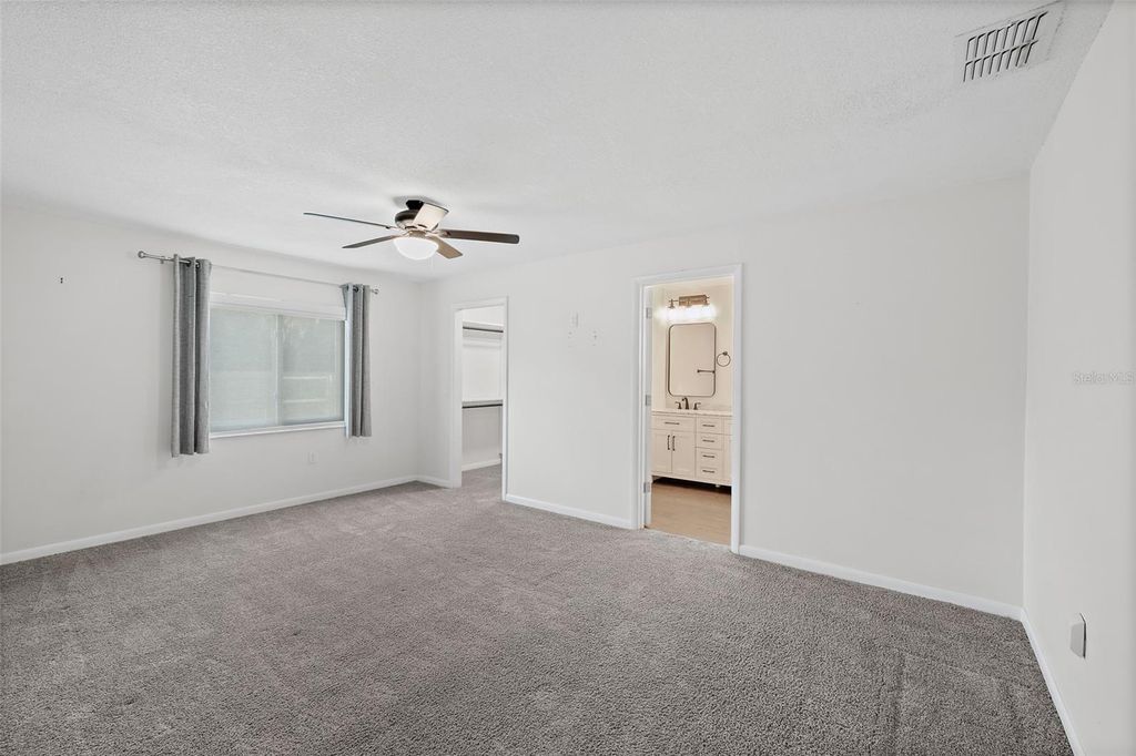 Image 10 of property listing at 829 WESTPORT DRIVE, Rockledge, FL 32955