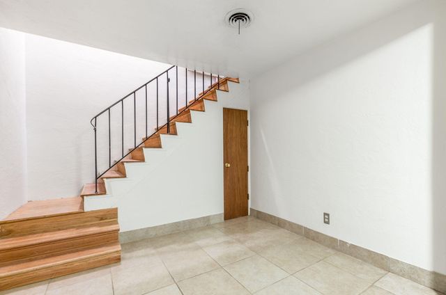 2940 San Joaquin Avenue SE, Albuquerque, NM 87106