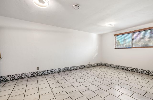 2940 San Joaquin Avenue SE, Albuquerque, NM 87106