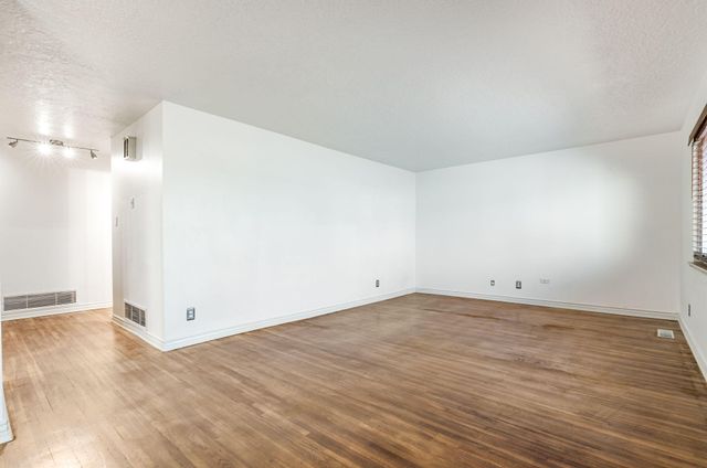 2940 San Joaquin Avenue SE, Albuquerque, NM 87106