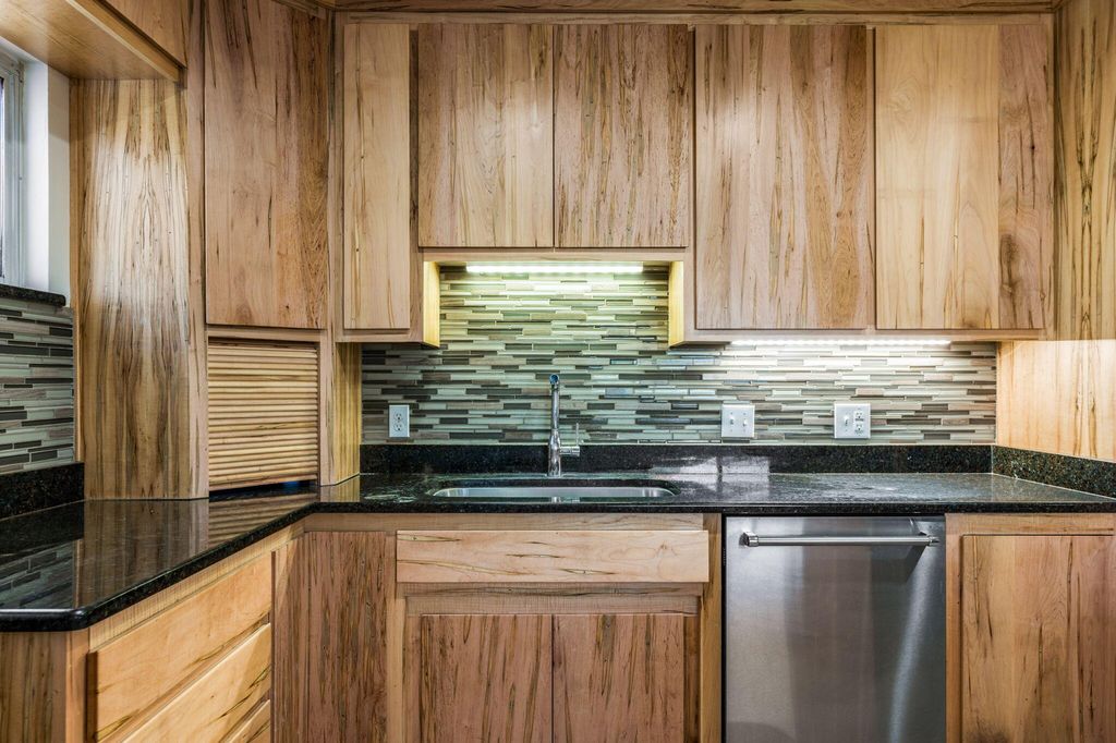 Image 10 of property listing at 2940 San Joaquin Avenue SE, Albuquerque, NM 87106