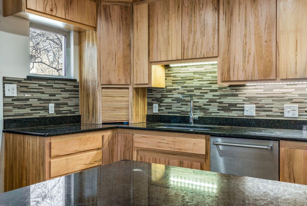 Image 11 of property listing at 2940 San Joaquin Avenue SE, Albuquerque, NM 87106