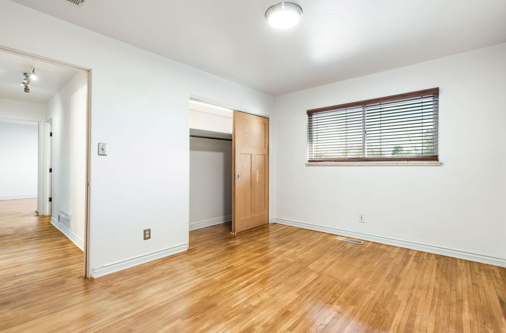 Image 16 of property listing at 2940 San Joaquin Avenue SE, Albuquerque, NM 87106