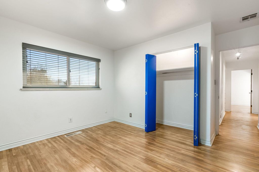 Image 20 of property listing at 2940 San Joaquin Avenue SE, Albuquerque, NM 87106