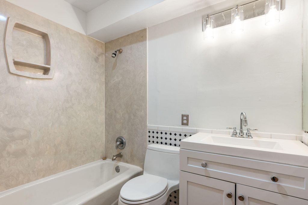 Image 21 of property listing at 2940 San Joaquin Avenue SE, Albuquerque, NM 87106