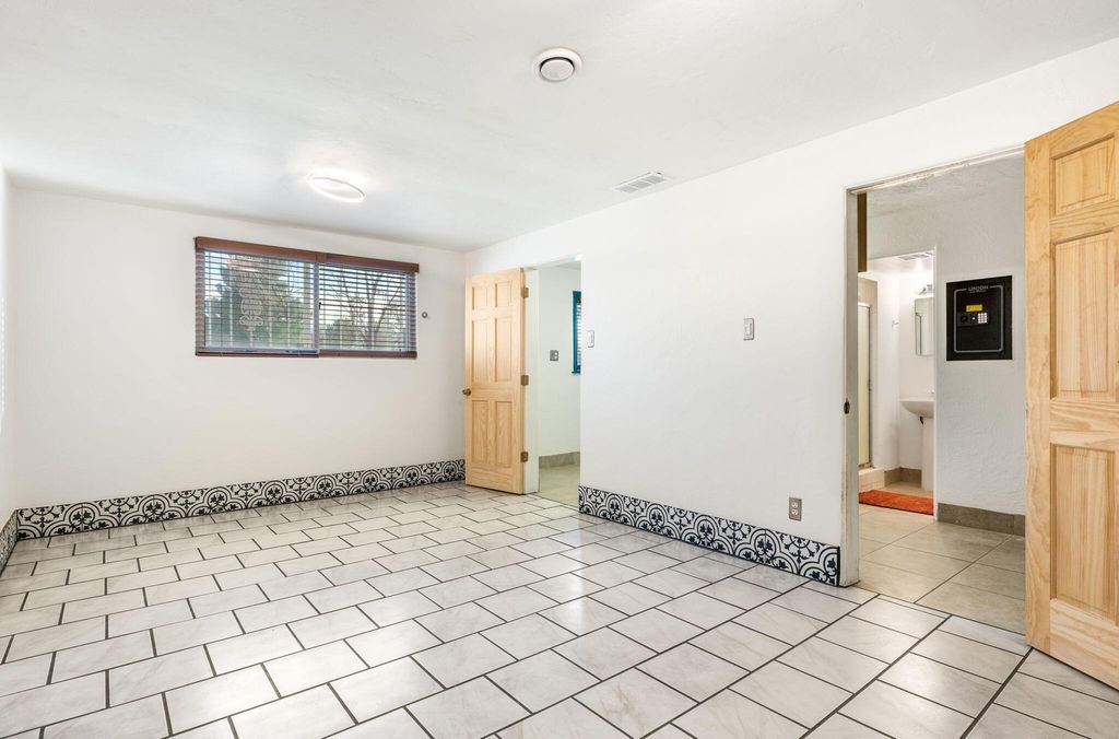 Image 31 of property listing at 2940 San Joaquin Avenue SE, Albuquerque, NM 87106