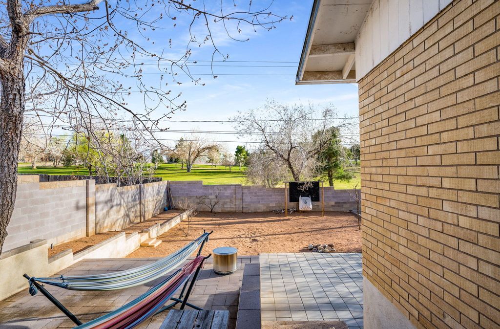 Image 37 of property listing at 2940 San Joaquin Avenue SE, Albuquerque, NM 87106