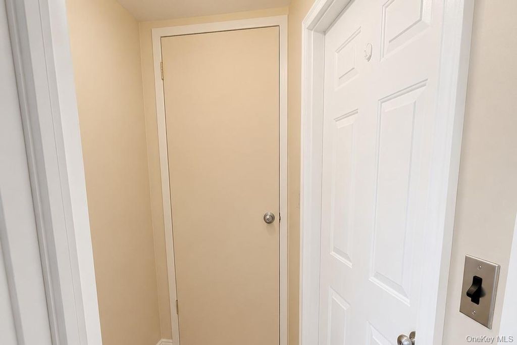 4 Brown Street, West Babylon, NY 11704 — photo 4