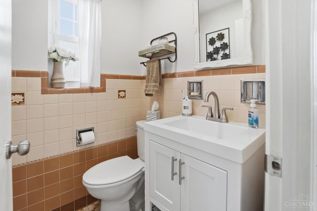 4240 Dartmouth Drive, Cincinnati, OH 45217