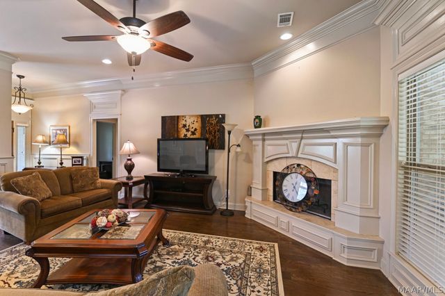 208 Southern Hills Drive, Wetumpka, AL 36093