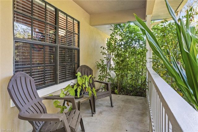 571 2nd ST SE, Naples, FL 34117