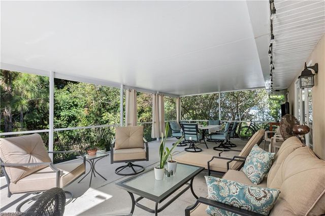 571 2nd ST SE, Naples, FL 34117