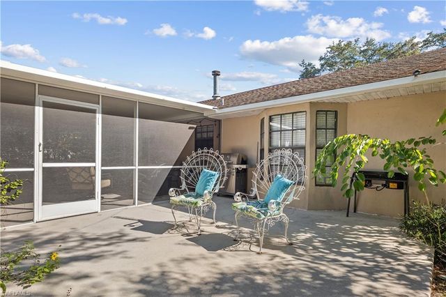 571 2nd ST SE, Naples, FL 34117