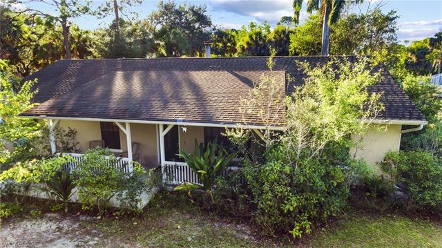 571 2nd ST SE, Naples, FL 34117