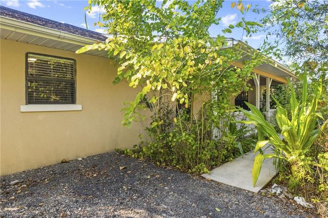 571 2nd ST SE, Naples, FL 34117