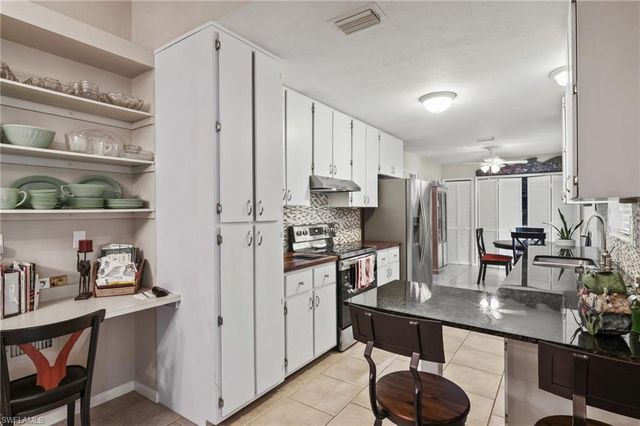 571 2nd ST SE, Naples, FL 34117