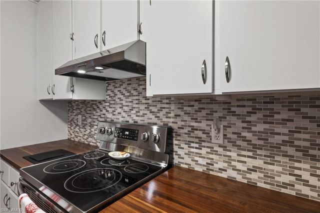 571 2nd ST SE, Naples, FL 34117