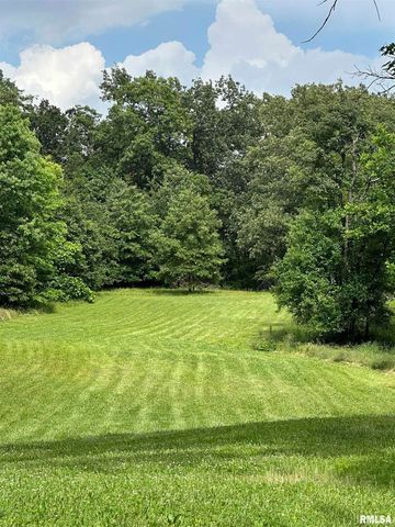 615 LIBERTY Road, Harrisburg, IL 62946