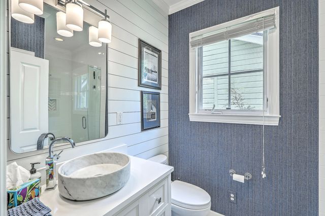 152 Spring Street E, Charleston, SC 29403