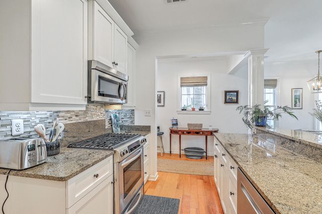 152 Spring Street E, Charleston, SC 29403