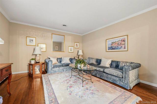 3 Cragmere Oval, New City, NY 10956