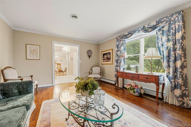 3 Cragmere Oval, New City, NY 10956
