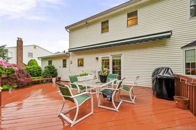 3 Cragmere Oval, New City, NY 10956