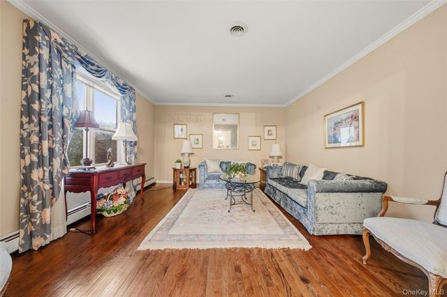 3 Cragmere Oval, New City, NY 10956
