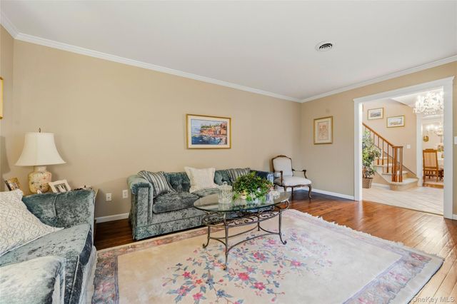 3 Cragmere Oval, New City, NY 10956