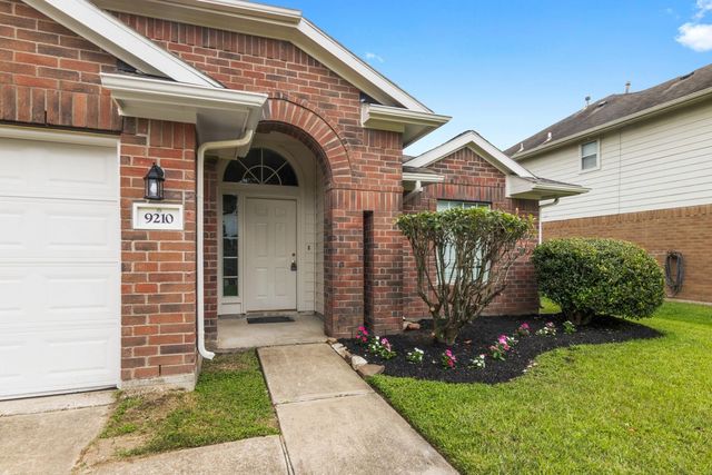 9210 Wichita Drive, La Porte, TX 77571