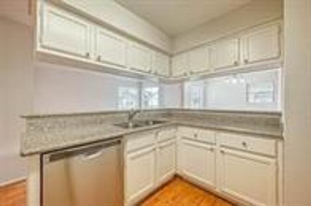1103 Dulles Avenue Avenue 1101, Stafford, TX 77477