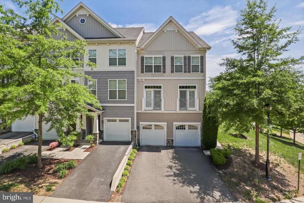 12807 LOTTE DR, Woodbridge, VA 22192