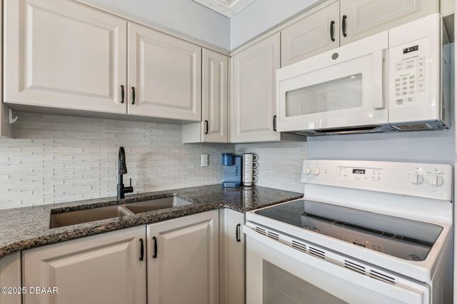 1441 N Atlantic Avenue, Daytona Beach, FL 32118