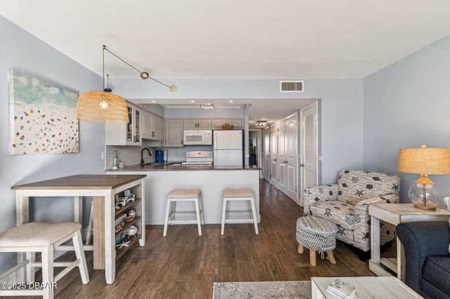 1441 N Atlantic Avenue, Daytona Beach, FL 32118