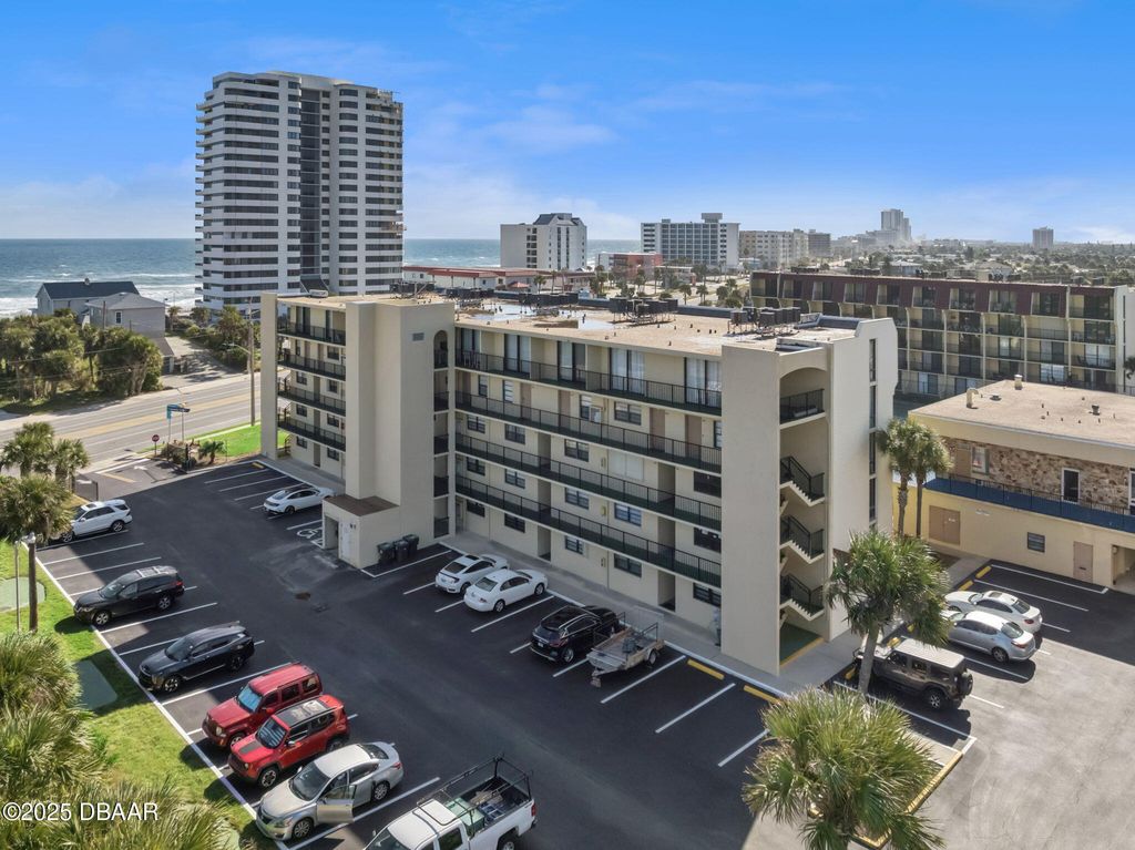 1441 N Atlantic Avenue, Daytona Beach, FL 32118