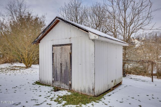 1065 Gray Station Road, Gray, TN 37615