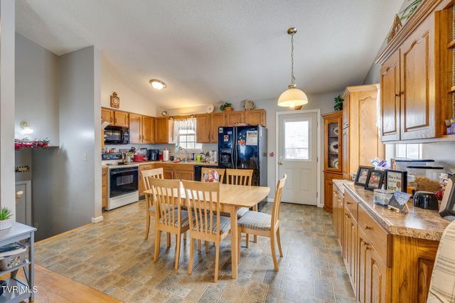 1065 Gray Station Road, Gray, TN 37615