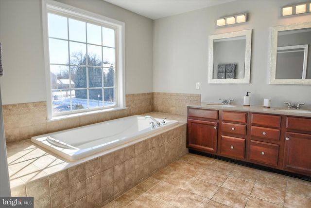 65 WILLIAMS DR, Fountainville, PA 18923