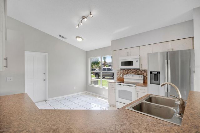233 S ABERDEEN CIRCLE, Sanford, FL 32773