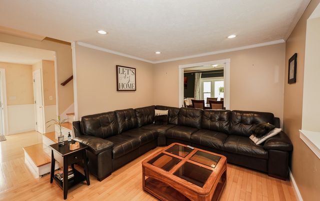 3 Tracey Avenue, Nashua, NH 03063