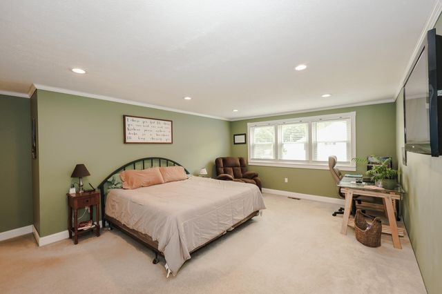 3 Tracey Avenue, Nashua, NH 03063